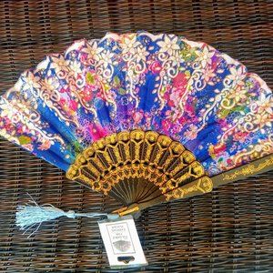 BEAUTIFUL LADY'S DELUXE FOLDABLE HAND FAN W/STAND!!